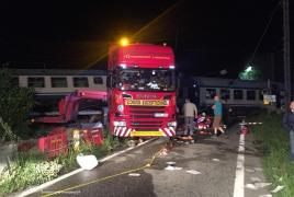 Un şofer român a murit în accidentul de tren din Italia, unde un TIR a fost surprins pe calea ferată şi făcut praf