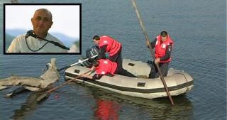 Lăutarul buzoian dispărut de patru zile de acasă a fost găsit mort. Scafandrii l-au scos fără suflare din Lacul Siriu