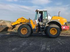 Un muncitor a murit după ce şoferul unui excavator a vărsat nisipul peste el