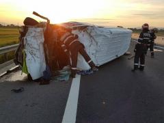 Accident pe A1, între Sebeş şi Deva. Şoferul unei dubiţe a murit pe loc