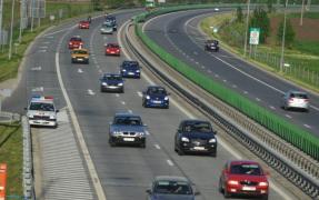 Restricţiile de tonaj pe Autostrada Soarelui şi două drumuri naţionale întră în vigoare în câteva ore