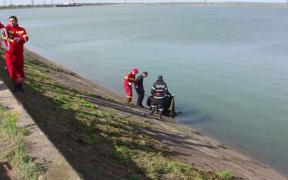 Un copil din Botoşani a murit înecat la pescuit. Bucurându-se că a prins un peşte, a alunecat şi a căzut în apă