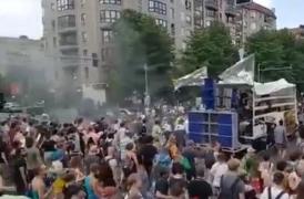 Proteste la Berlin. Demonstranţii de extremă-dreaptă, depăşiţi numeric de contra-manifestanţi