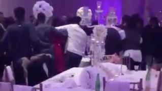 Bătaie cruntă la o nuntă din Timiş. Petrecăreţii s-au umplut de sânge pe ringul de dans, au intervenit mascaţii