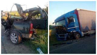 Impact nimicitor la Ratoș, în Suceava. O tânără de 18 ani a murit după ce o mașină a lovit frontal un TIR. În accident, implicat și un autocar cu copii