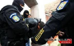 A fost prins criminalul din Baia Mare! Martorii spun că are 16 ani şi era drogat când a batjocorit-o, iar apoi a ucis-o pe micuţa Estera