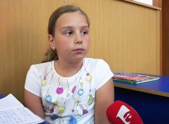 Ioana, o fetiţă de şapte ani din Deva, este cea mai bună elevă din ţară la Limba Română