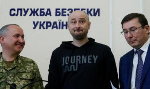 Jurnalistul rus Arkadi Babcenko, despre care se afirmase că a fost asasinat la Kiev, este în viaţă!