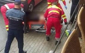 Tânără de 17 ani din Arad, înjunghiată în gât de iubit! Fata a murit, criminalul este căutat de poliţie