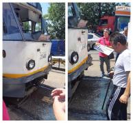 Două tramvaie s-au ciocnit violent pe o stradă din Sectorul 5 al Capitalei