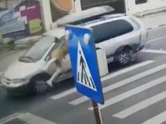 Accident teribil surprins de camerele de supraveghere, pe o trecere de pietoni în Pipera