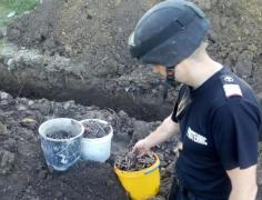 Peste 2.400 de cartuşe de infanterie, descoperite în Vrancea, pe terenul unui centru pentru copii