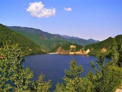 Cadavrul unei persoane încă neidentificate, descoperit în lacul de acumulare Ostroveni