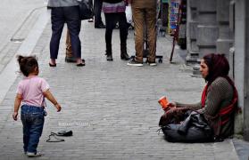 Cerşetorii din Constanţa câştigă peste 10.000 de lei în fiecare lună