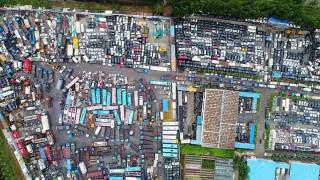 Sute de automobile în cimitirul de maşini din estul Chinei