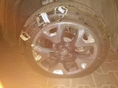 Tâlharii şoselelor lovesc şi în Vrancea. Atenţie, taie cauciucuri şi jefuiesc ziua-n amiaza mare