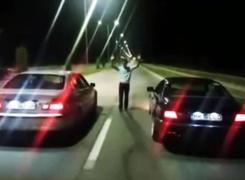 Curse ilegale de masini pe o strada din Ramnicu Valcea