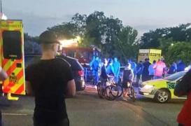 Poliția la locul din Manchester unde mașina a lovit pietonii