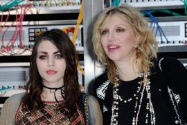 Courtney Love, acuzată că a complotat la uciderea fostului ei ginere pentru a recupera chitara lui Kurt Cobain