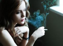 O elevă de 16 ani, din Slobozia, a leșinat la liceu după ce a fumat etnobotanice