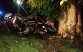 Destin frânt! Daniel, un tânăr de 23 de ani, a avut parte de un sfârșit cumplit după ce s-a izbit cu mașina într-un copac, în Argeș