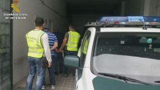 O familie de români au tâlhărit şoferii de pe o autostradă din Spania. Mama, tatăl şi fiul lor au dat 15 lovituri prefăcându-se că s-au rătăcit