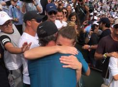 S-a aflat ce i-a spus Darren Cahill Simonei Halep, când aceasta plângea în braţele lui, după victoria de la Roland Garros (video)
