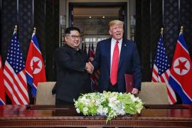 Donald Trump l-a invitat pe Kim Jong Un să viziteze Statele Unite, fiind invitat la rândul lui în Coreea de Nord. Ambii preşedinţi au acceptat invitaţia