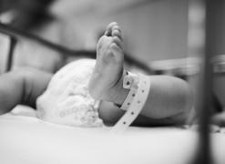 Bebeluş de 9 luni ucis de rujeolă, la Constanţa. Micuţul ar fi luat boala de la un copil internat în acelaşi salon