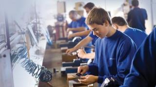 Încep înscrierile elevilor în învăţământul profesional, pentru absolvenţii clasei a VIII-a