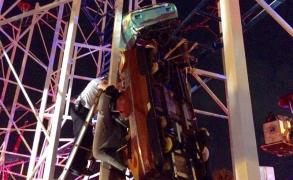 Roller coaster deraiat în Florida