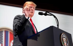 Donald Trump va impune taxe de 25% pentru bunurile din China. Beijingul anunţă un război comercial