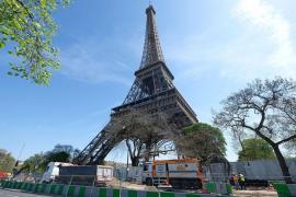 Autorităţile franceze au construit la Turnul Eiffel un perimetru de securitate, pentru prevenirea atacurilor teroriste