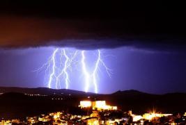 Alertă meteo. O furtună puternică va lovi în scurt timp România. Peste 30 de judeţe sunt vizate