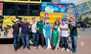 Un fan mexican nu a fost lăsat de soţie să meargă la Cupa Mondială, în Rusia. Modul în care prietenii lui "l-au luat" e unul cu totul inedit