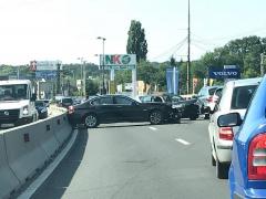 Accident violent pe DN1, la intrare în Bucureşti. Traficul este blocat total (Video)