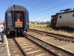 Un tren cu 350 de călători a rămas blocat în gara Dorobanţu, din Constanţa. Anunţul făcut de CFR