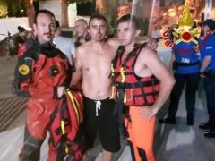 Un român este erou în Italia, după ce a reuşit să salveze o femeie de la moarte. Aceasta a vrut să se sinucidă