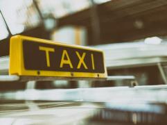 Patru fani de la Cupa Mondială au mers cu taxiul 650 de kilometri pentru a asista la meciul echipei lor naționale. Cât i-a costat cursa