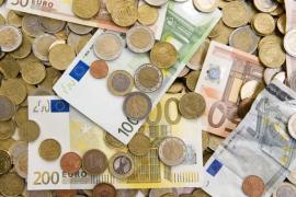 Curs valutar 26 iunie 2018. Euro continuă să scadă spre pragul de 4,66 lei