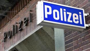 O româncă de 28 de ani, spărgător în serie în Germania. Poliţiştii au rămas mască atunci când au auzit ce le spunea hoaţa oamenilor care o prindeau în casele lor