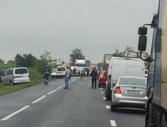 Un mort şi un rănit grav între Moviliţa şi Coşereni, după un accident pe DN2. Două autoturisme s-au ciocnit frontal (video)