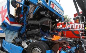 Cei doi soferi romani de TIR au murit pe loc in urma accidentului din Austria