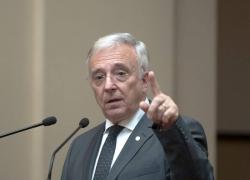 Mugur Isărescu: "Nu ne-a trecut prin cap să jucăm aurul la păcănele, cum sugera un personaj"
