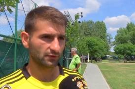 Râzi cu lacrimi. Primul interviu al unui fotbalist român a devenit viral pe internet: "Atmosfera e foarte frumos"