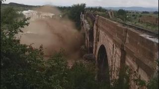 Un martor a filmat prăbușirea podului din Budila