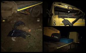 Accident şocant în Pasul Tihuţa. Un şofer a zburat prin parbriz şi apoi a fost strivit sub roata camionului pe care îl conducea