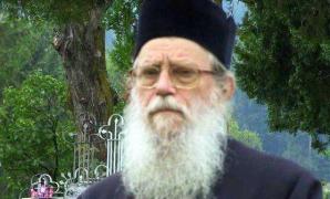 Preotul care i-a trimis şapte scrisori lui Ceauşescu şi i-a cerut să nu mai dărâme biserici a trecut la cele sfinte, la 96 de ani