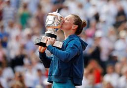Simona Halep e campioană la Roland Garros! Victorie uluitoare cu Sloane Stephens: 3-6, 6-4, 6-1