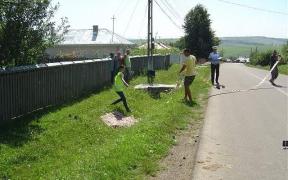 O şoferiţă de 88 de ani a lovit cu maşina un bătrân de 89 de ani, într-un sat din Botoşani. Bunicuţa a lăsat victima pe şosea şi a plecat acasă